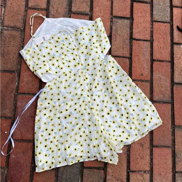 Anthropologie Hutch Ditsy Floral Halter Romper NWT - Picture 4 of 9
